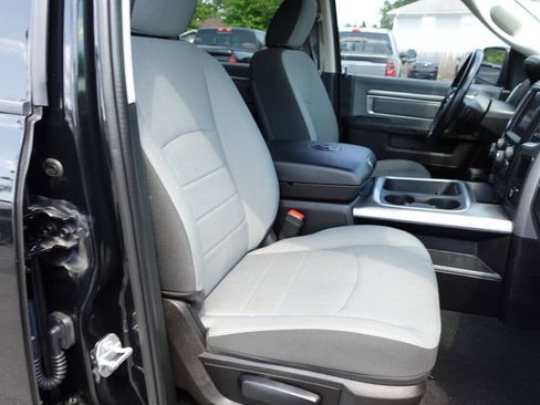 Used 2022 RAM 1500 Classic SLT w/ Electronics Convenience Group AWD/4WD image 38