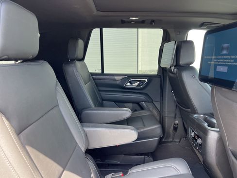 Used 2022 Chevrolet Tahoe Z71 w/ Z71 Off-Road Package AWD/4WD image 21