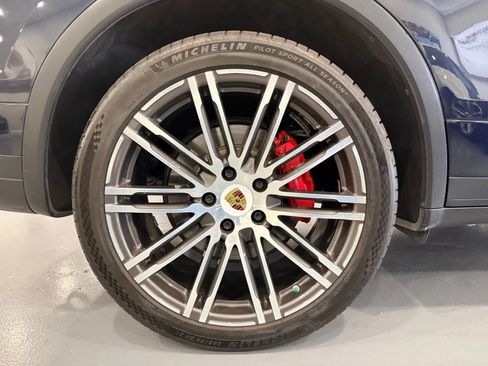 Used 2015 Porsche Cayenne Turbo w/ Premium Package AWD/4WD image 48
