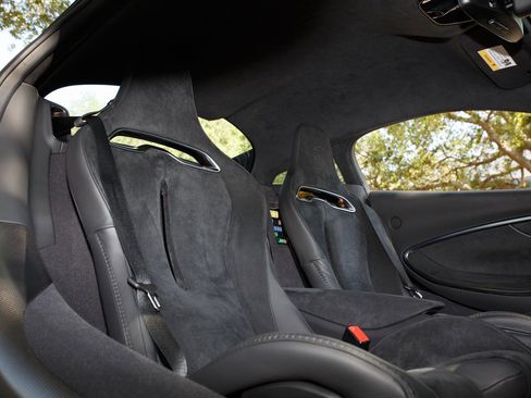 Used 2023 McLaren Artura image 71