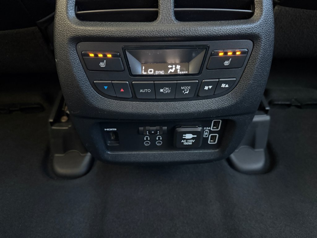Used 2020 Honda Pilot Touring image 32