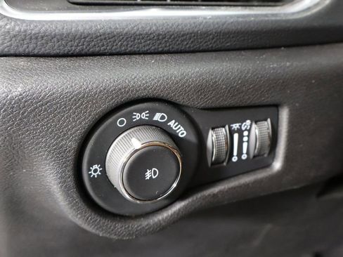 Used 2024 Chrysler Pacifica Pinnacle image 27