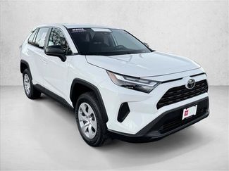 Used 2024 Toyota RAV4 LE AWD/4WD video 3