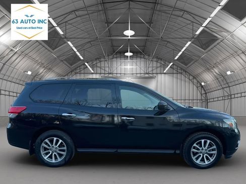 Used 2016 Nissan Pathfinder SV AWD/4WD image 6