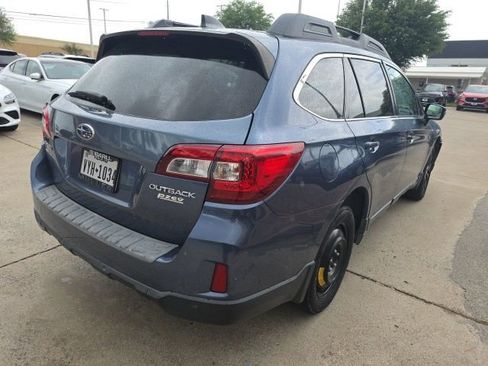 Used 2017 Subaru Outback 2.5i Limited image 3