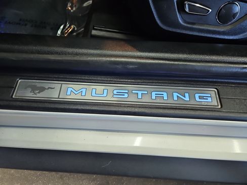 Used 2019 Ford Mustang Premium image 29