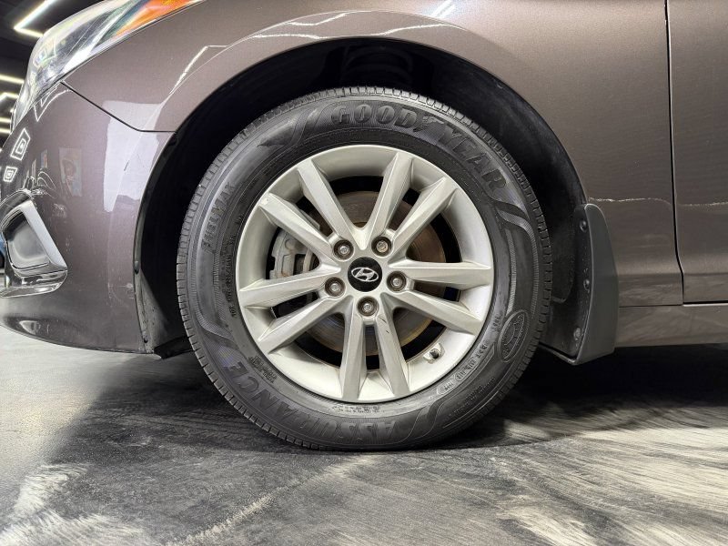 Used 2017 Hyundai Sonata SE FWD image 19