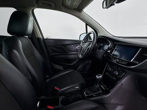 Used 2020 Buick Encore Preferred FWD image 28