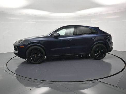 Used 2025 Porsche Cayenne Coupe AWD/4WD image 2