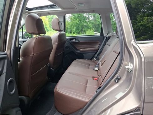 Used 2018 Subaru Forester 2.5i Touring AWD/4WD image 42