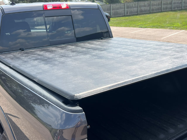 Used 2016 RAM 1500 Laramie AWD/4WD image 9