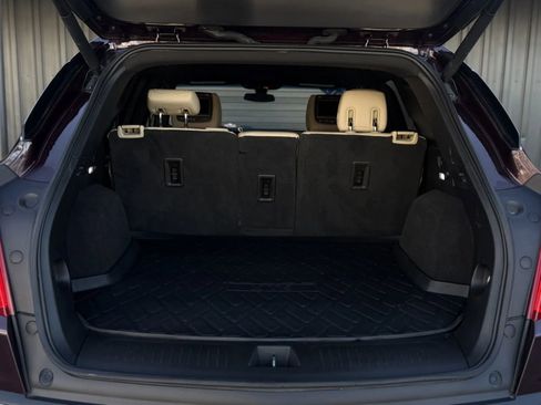 Used 2017 Cadillac XT5 Base image 16