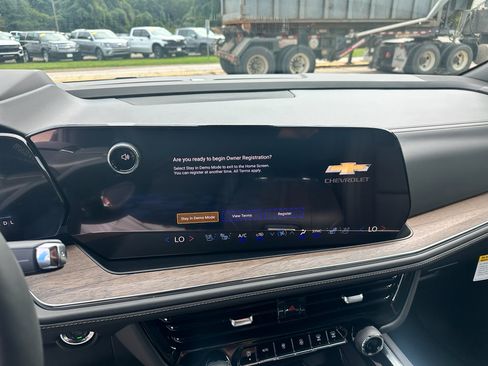 New 2025 Chevrolet Tahoe High Country image 13