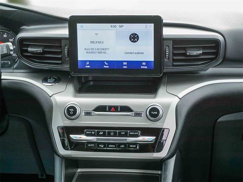 Used 2021 Ford Explorer XLT image 15