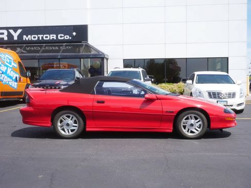 Used 1995 Chevrolet Camaro Z28 RWD image 1