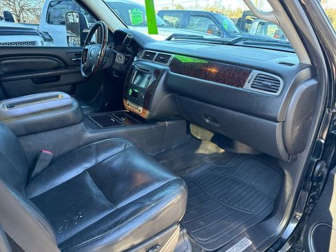 Used 2011 GMC Sierra 2500 Denali w/ Suspension Package, Off-Road image 7