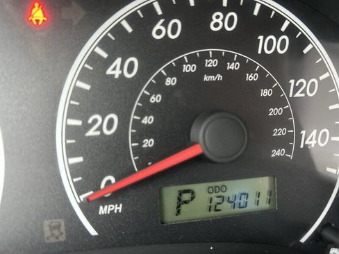 Used 2013 Toyota Corolla LE FWD image 13