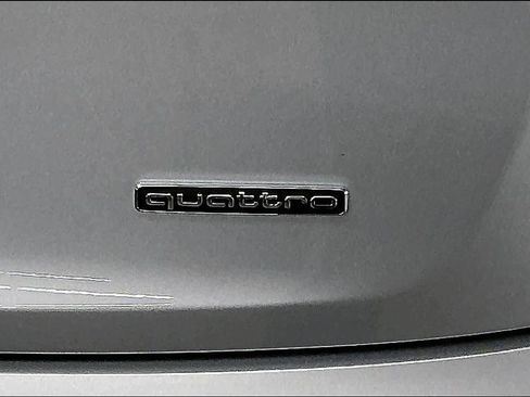 Used 2023 Audi Q5 2.0T Premium w/ Convenience Package image 11