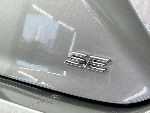 Certified 2025 Toyota Camry SE w/ Convenience Package image 15