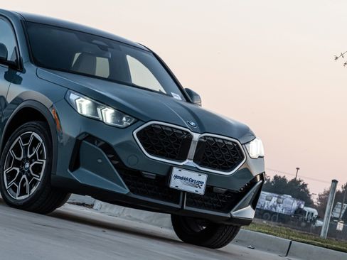 Certified 2024 BMW X2 xDrive28i image 5
