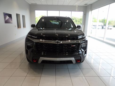 Used 2026 Chevrolet Traverse Z71 w/ Enhanced Driving Package AWD/4WD image 2