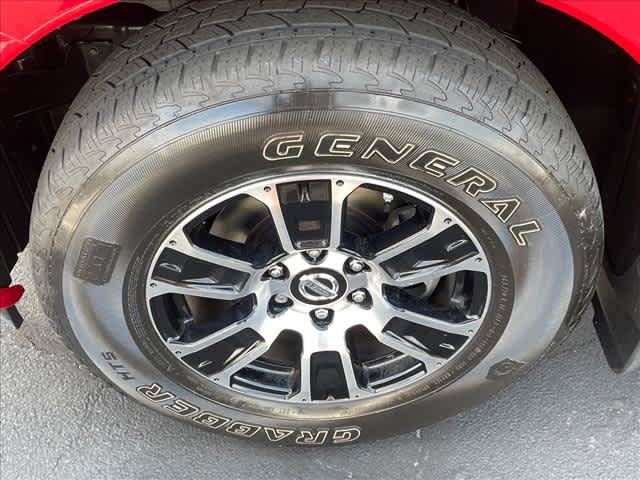 Used 2021 Nissan Titan SV w/ SV Convenience Package RWD image 9