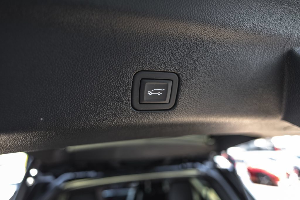 Used 2025 Cadillac Escalade V AWD/4WD image 36
