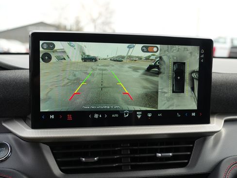 Used 2025 Ford Explorer ST-Line w/ Premium Package image 34