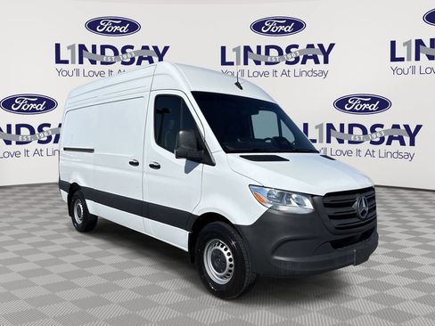 Used 2025 Mercedes-Benz Sprinter 2500 image 1