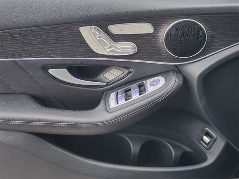 Used 2022 Mercedes-Benz GLC 300 4MATIC w/ AMG Line image 22