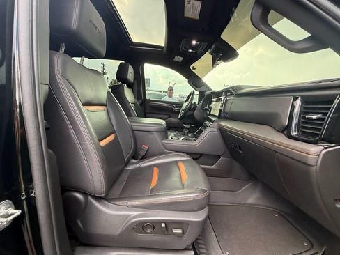 Used 2023 GMC Sierra 1500 AT4 w/ Technology Package AWD/4WD image 23