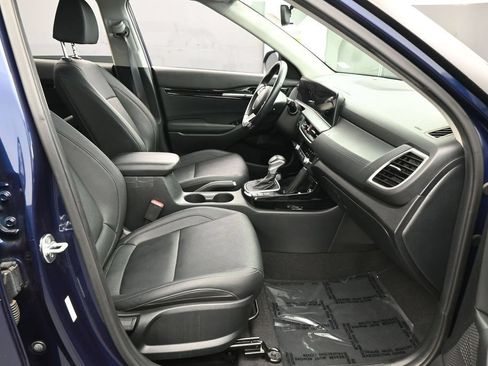 Used 2024 Kia Seltos EX FWD image 41