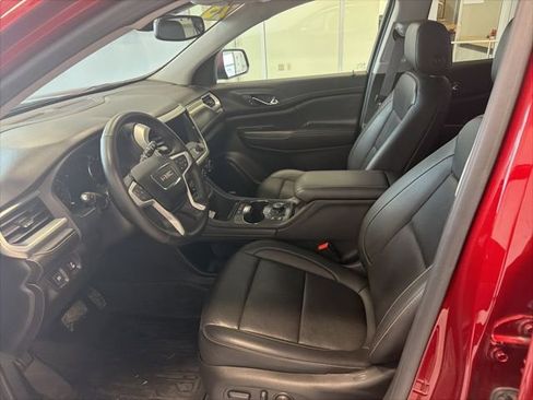 Used 2023 GMC Acadia SLT image 11