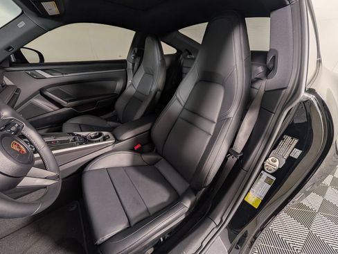 Certified 2025 Porsche 911 Carrera RWD image 5