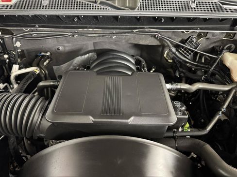 Used 2022 Chevrolet Silverado 2500 LT w/ Midnight Edition image 9