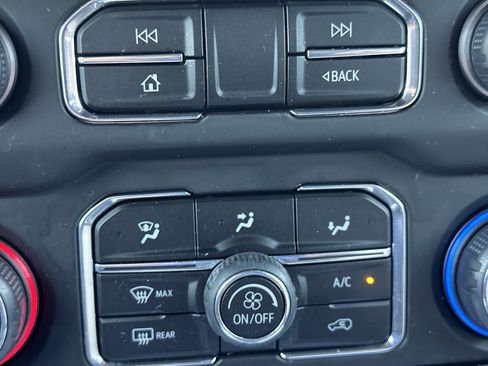Certified 2024 Chevrolet Tahoe Z71 w/ Luxury Package AWD/4WD image 35