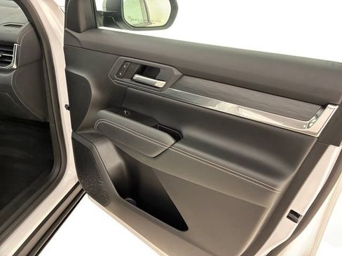 Certified 2026 GMC Terrain Elevation w/ Elevation Premium Package AWD/4WD image 15