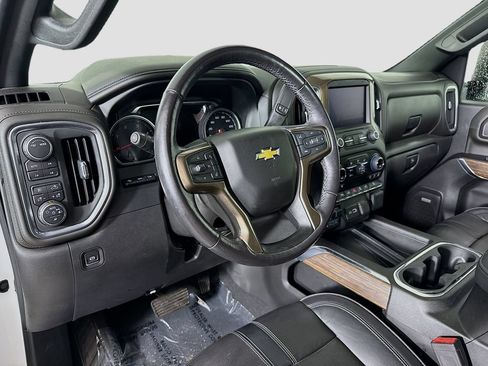 Used 2022 Chevrolet Silverado 2500 High Country w/ Z71 Off-Road Package AWD/4WD image 9