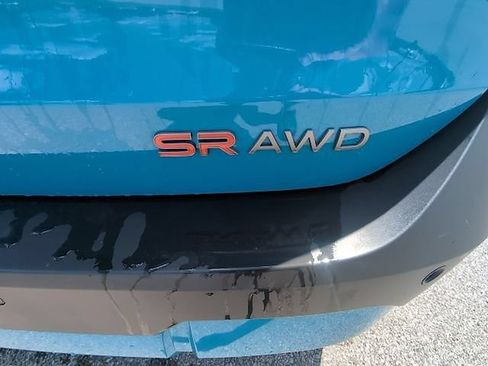 Used 2025 Nissan Kicks SR AWD/4WD image 7