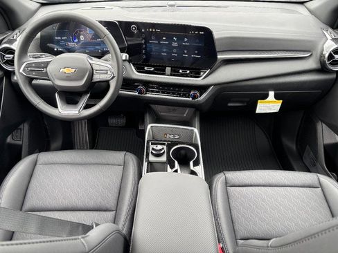 New 2026 Chevrolet Equinox LT w/ Convenience Package II FWD image 6