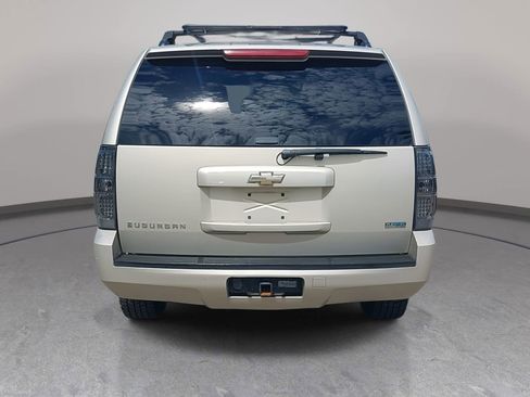 Used 2010 Chevrolet Suburban LS RWD image 6