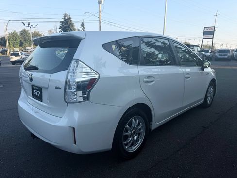 Used 2013 Toyota Prius V Two FWD image 6