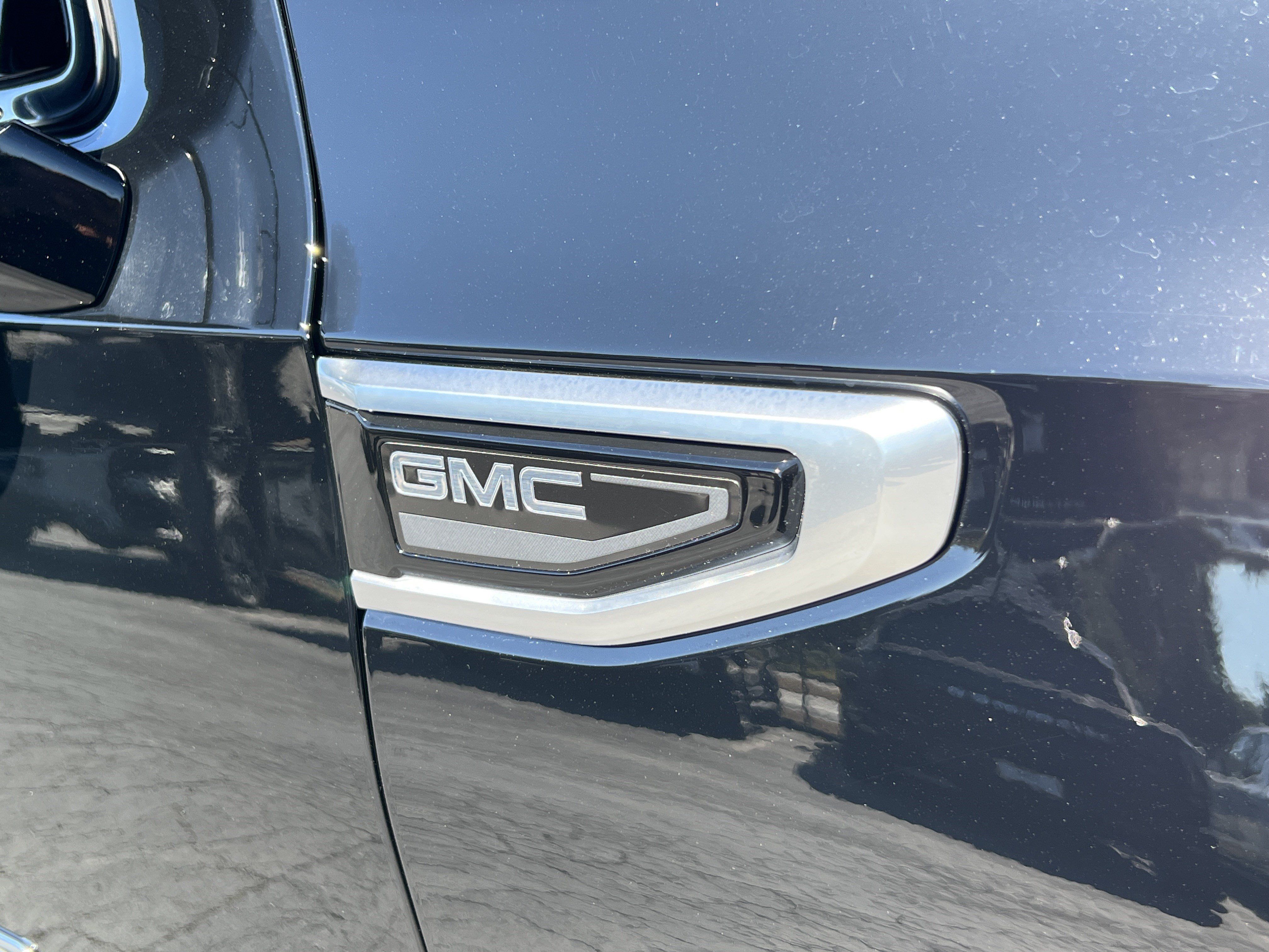 Used 2024 GMC Yukon Denali w/ Denali Reserve Package AWD/4WD image 11