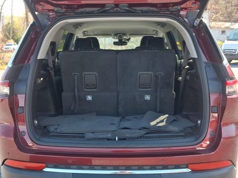 Used 2023 Jeep Grand Cherokee L Limited AWD/4WD image 29
