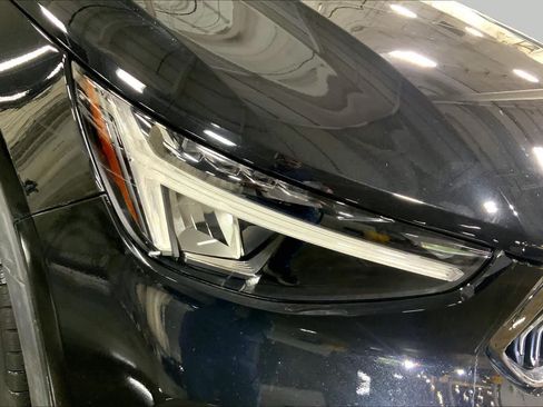Used 2023 Volvo XC40 B5 Plus w/ Climate Package AWD/4WD image 28