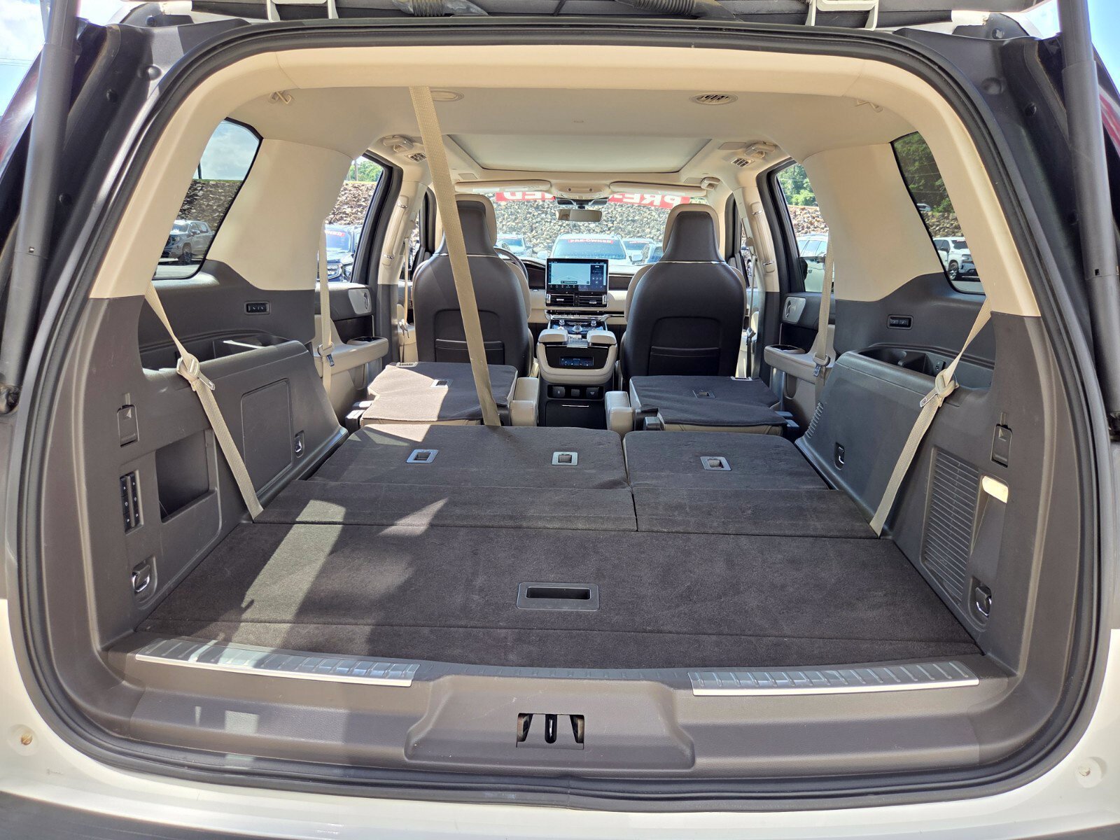 Used 2023 Lincoln Navigator Reserve AWD/4WD image 17