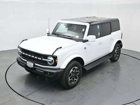 Used 2025 Ford Bronco Outer Banks image 53