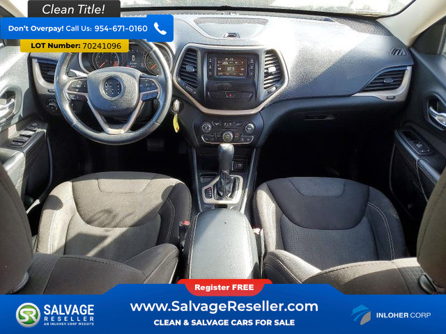 Used 2015 Jeep Cherokee Latitude w/ Cold Weather Group FWD image 11