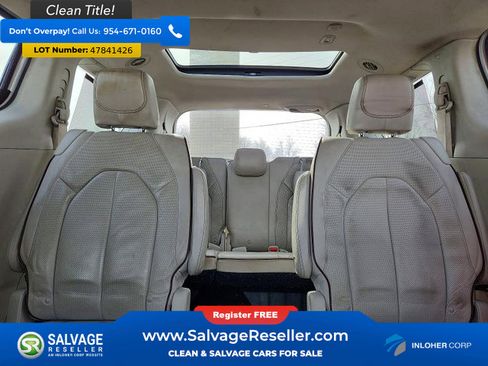 Used 2017 Chrysler Pacifica Limited image 13