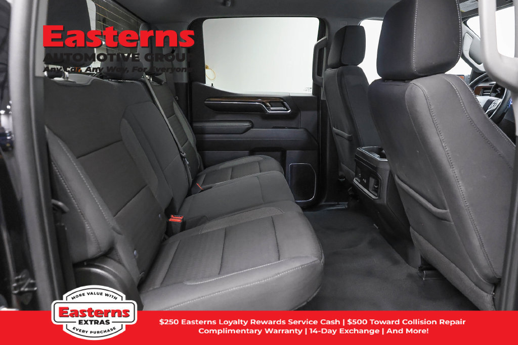 Used 2024 Chevrolet Silverado 1500 RST w/ Z71 Off-Road Package AWD/4WD image 27
